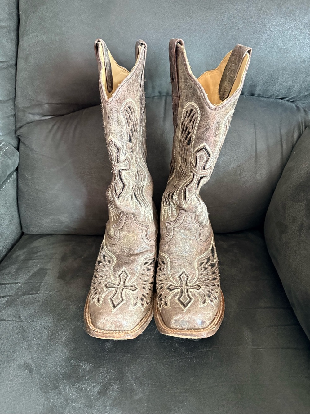 Brown Embroidered Western Cowboy Boots